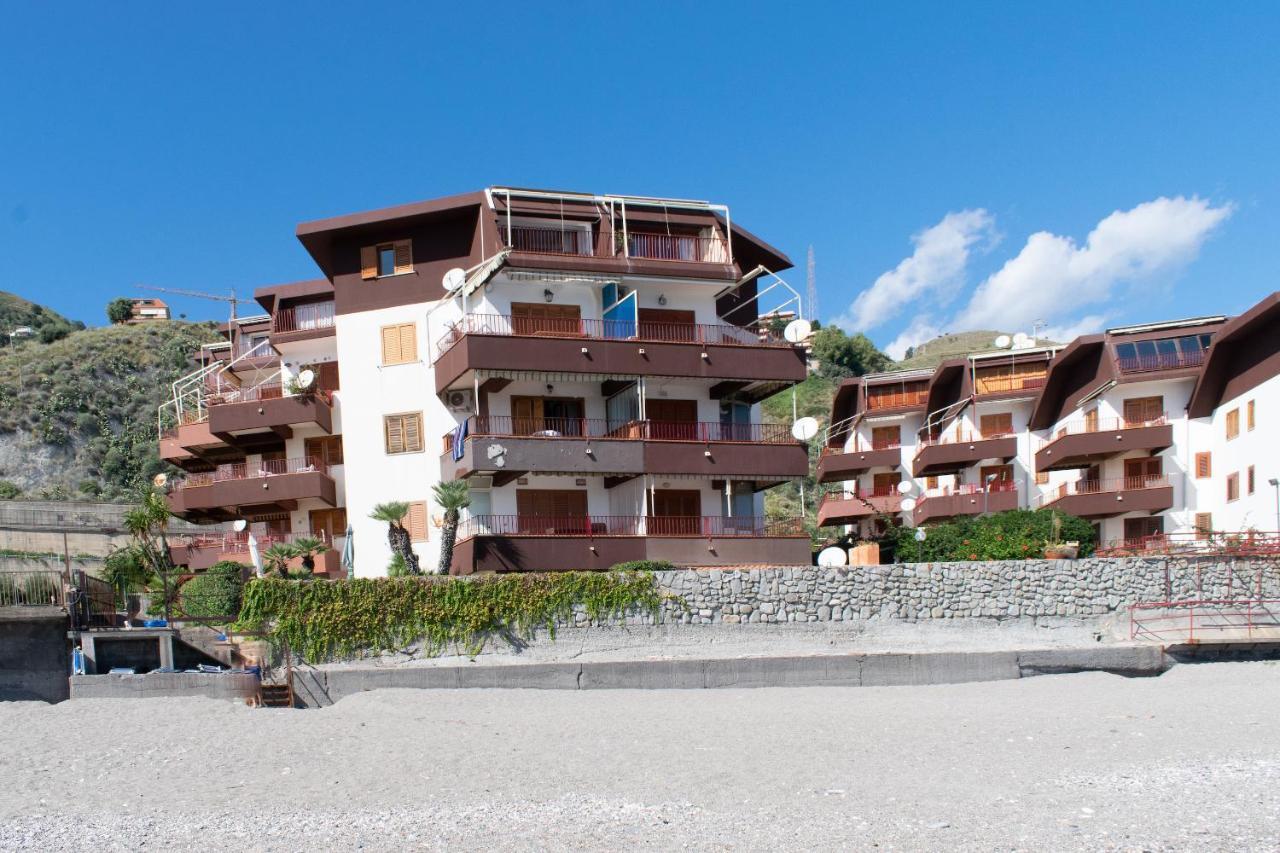 Beach House Acquamarina Letojanni Kültér fotó
